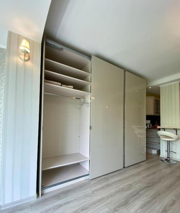 Downtown Studio - Ultra Central With Park View Bukarest Exterior foto